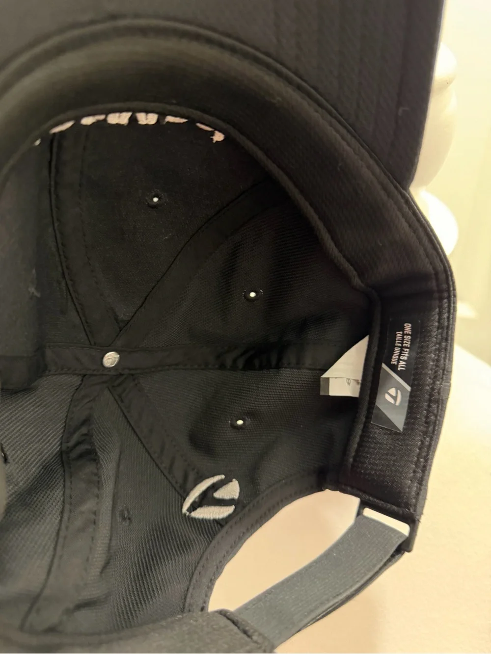 New TaylorMade Performance Golf Hat Cap Black Adjustable One Size Women’s NWT